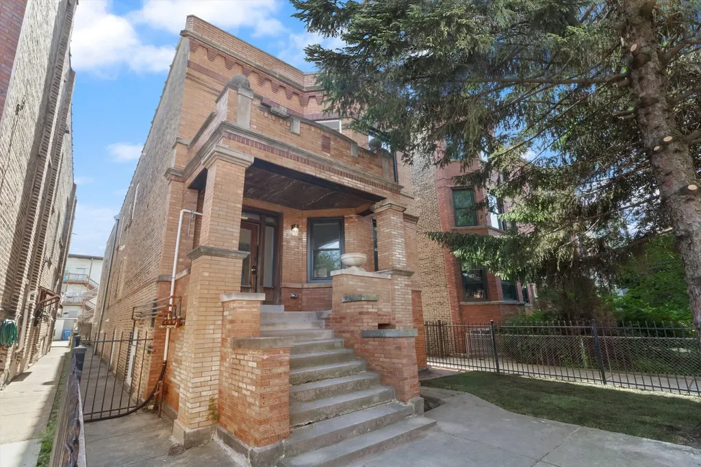 839 North Rockwell Street Chicago IL 60622