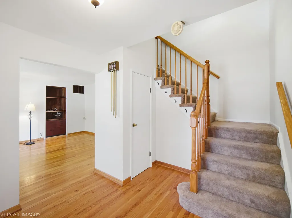 3321 Woodridge Drive Woodridge IL 60517