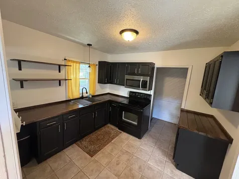 2226 Latham Street Rockford IL 61103