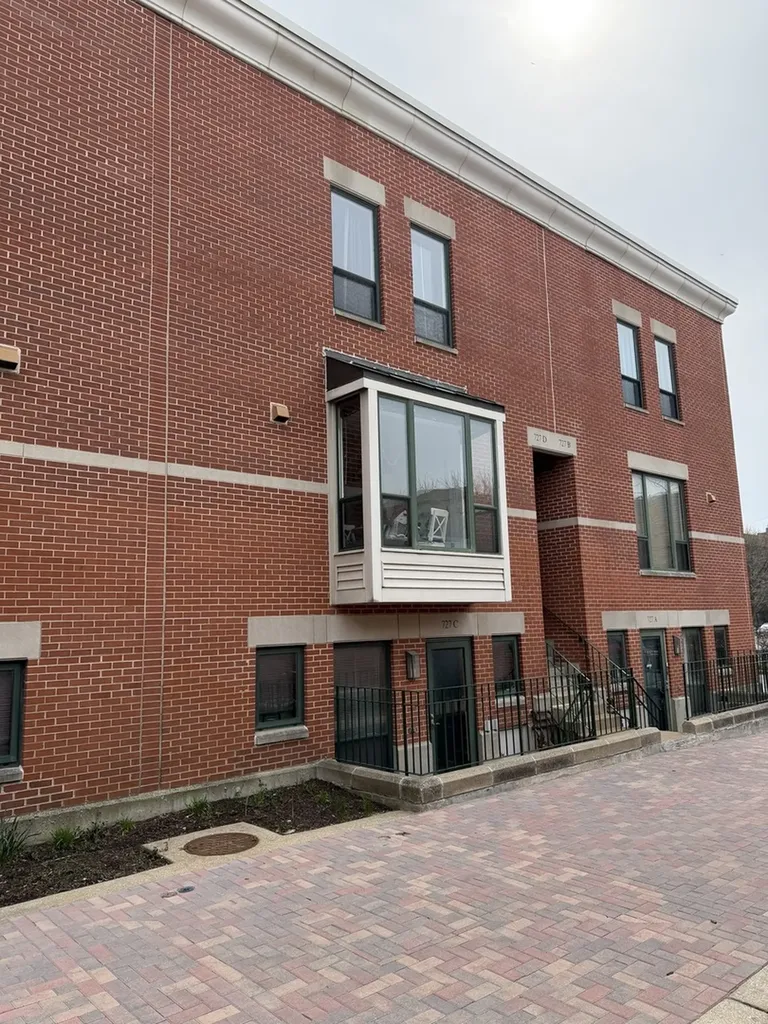 727 South Ashland Avenue Chicago IL 60607