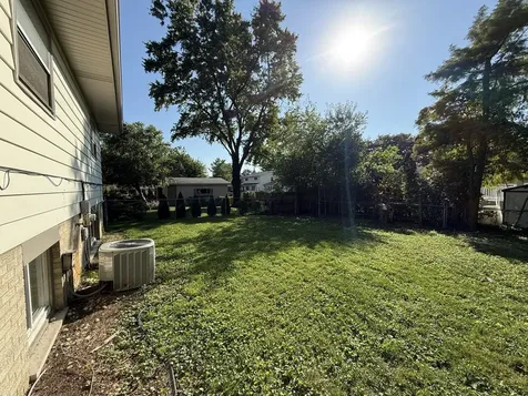 340 North Illinois Avenue Glenwood IL 60425