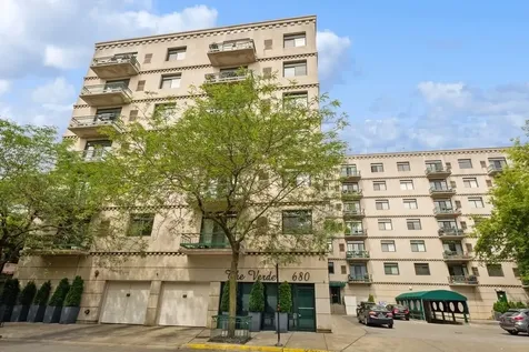 680 North Green Street Chicago IL 60642