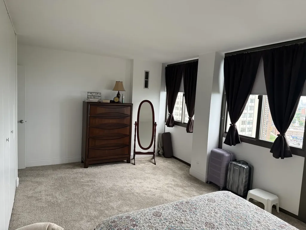 4850 South Lake Park Avenue Chicago IL 60615