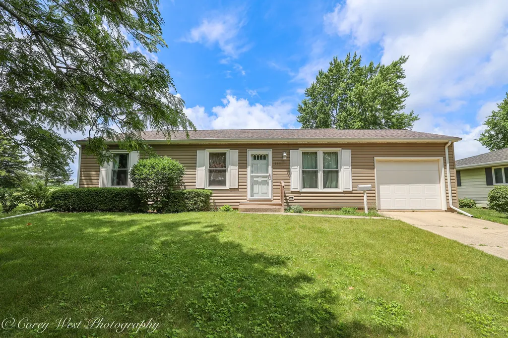 335 South Hadsall Street Genoa IL 60135