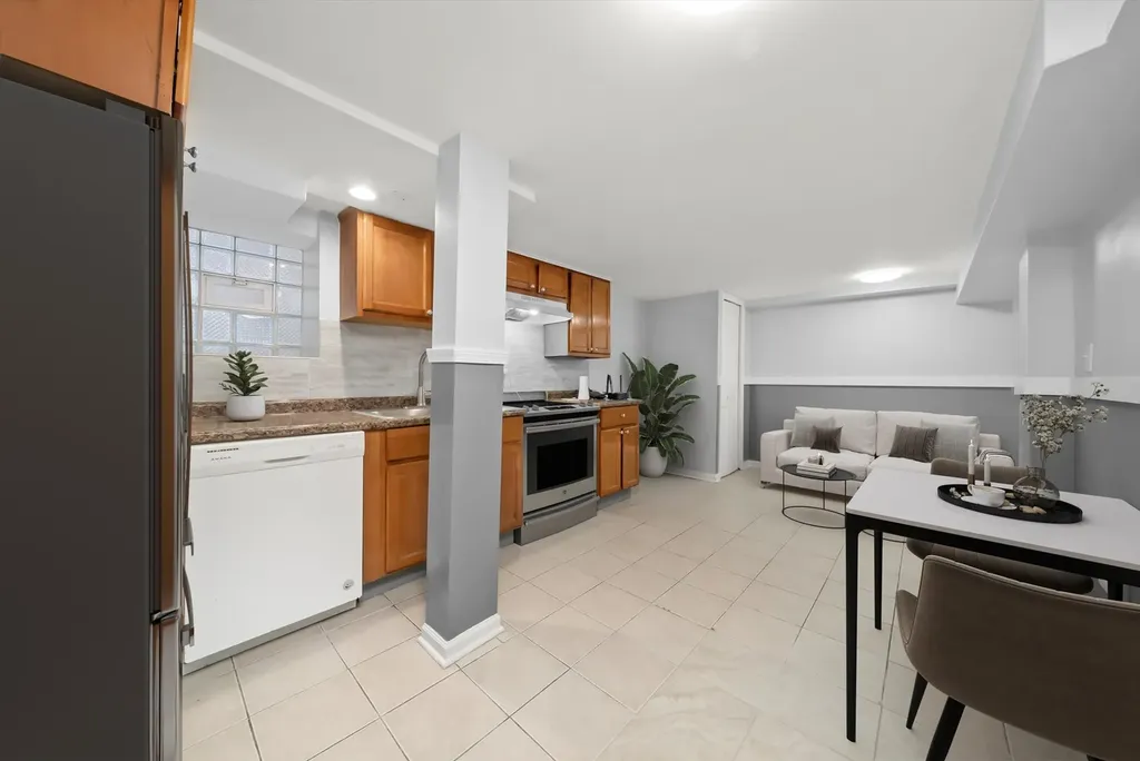 7409 South Eggleston Avenue Chicago IL 60621