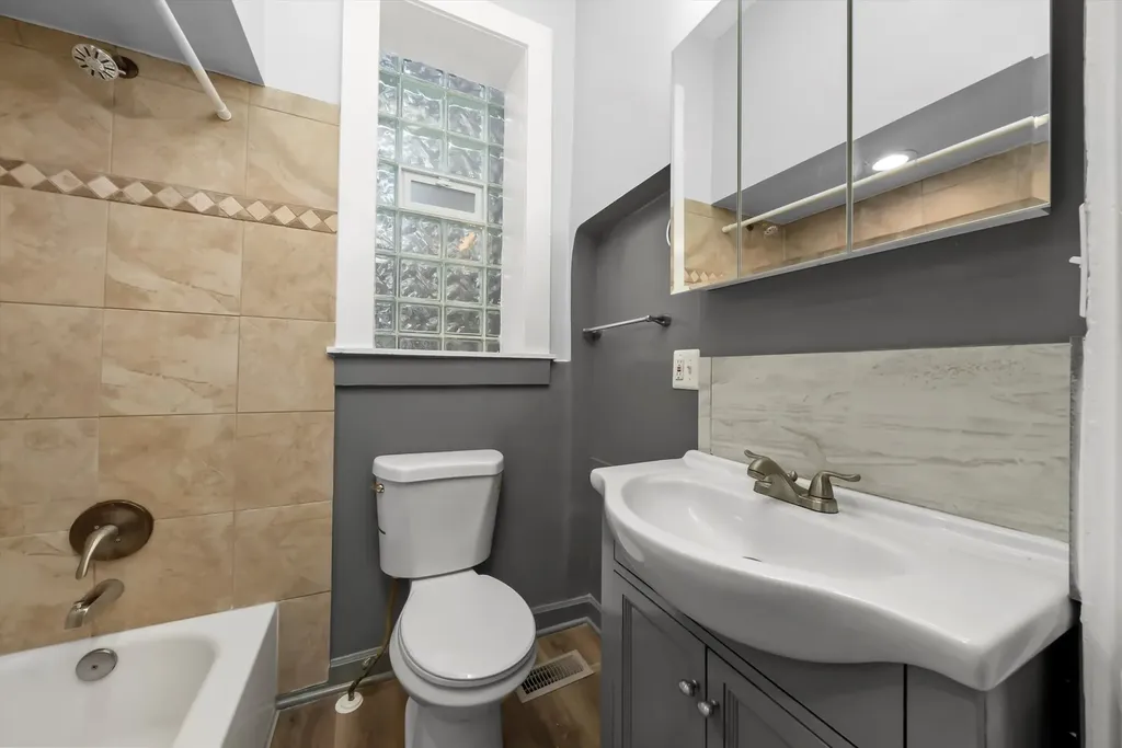 7409 South Eggleston Avenue Chicago IL 60621