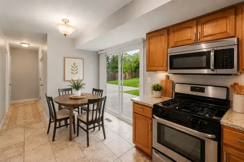 12 Wild Rose Court Streamwood IL 60107
