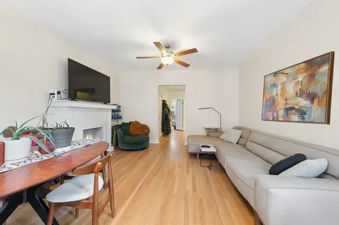 908 West Sunnyside Avenue Chicago IL 60640