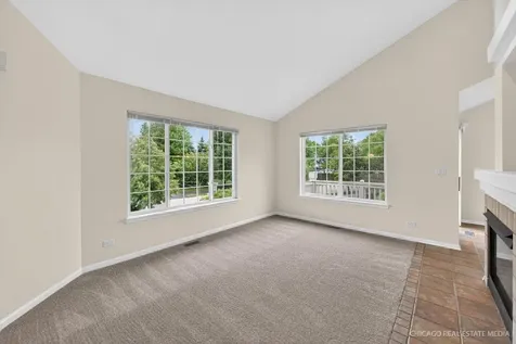 1399 New Haven Drive Cary IL 60013