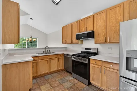 1399 New Haven Drive Cary IL 60013