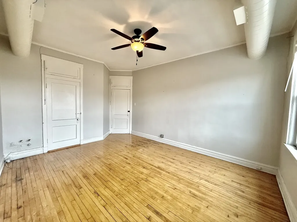 5412 North Clark Street Chicago IL 60640