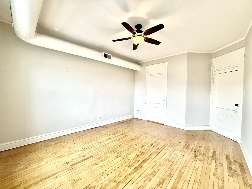5412 North Clark Street Chicago IL 60640