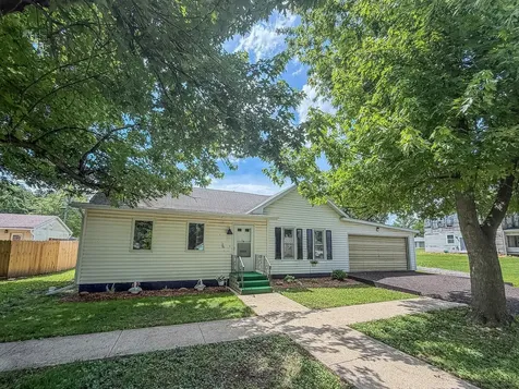 305 North William Street Farmer City IL 61842