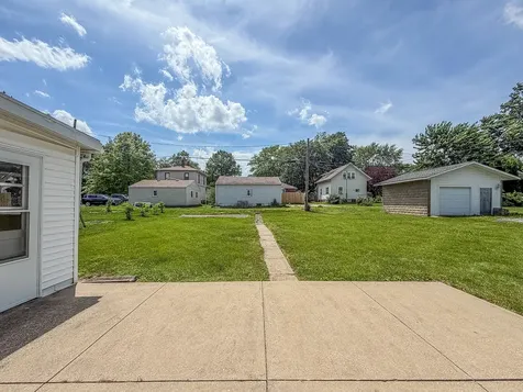 305 North William Street Farmer City IL 61842