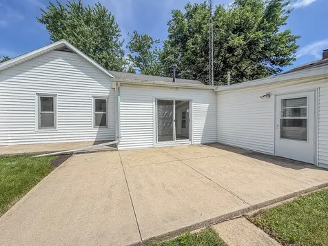 305 North William Street Farmer City IL 61842