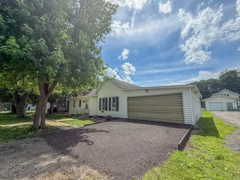305 North William Street Farmer City IL 61842