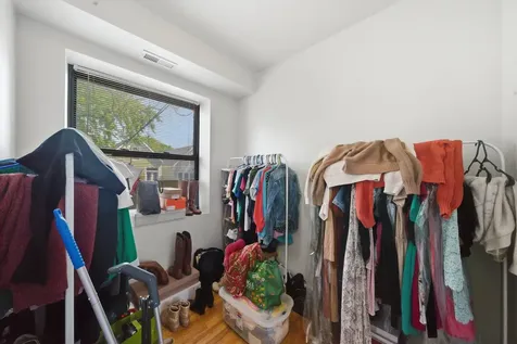 2245 West Barry Avenue Chicago IL 60618
