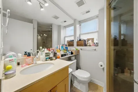 2245 West Barry Avenue Chicago IL 60618