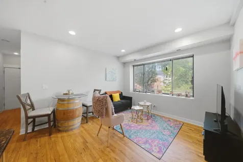 2245 West Barry Avenue Chicago IL 60618