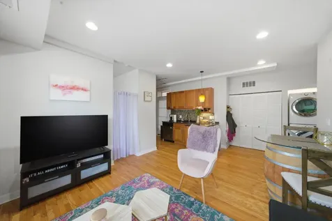 2245 West Barry Avenue Chicago IL 60618