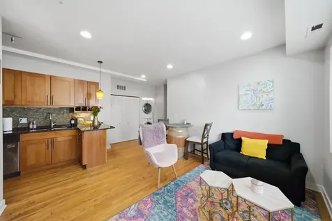 2245 West Barry Avenue Chicago IL 60618
