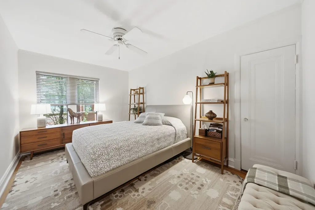 6751 North Artesian Avenue Chicago IL 60645