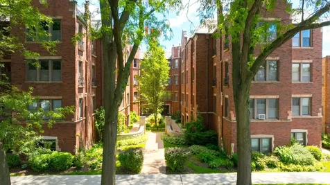 6751 North Artesian Avenue Chicago IL 60645