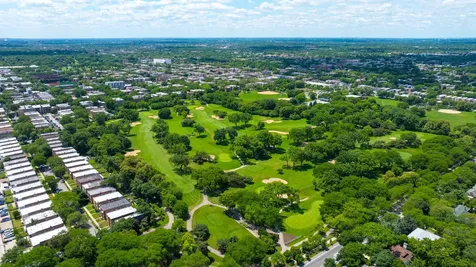 6751 North Artesian Avenue Chicago IL 60645