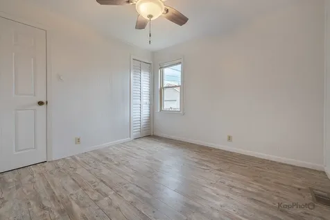 10933 South Avenue H Chicago IL 60617