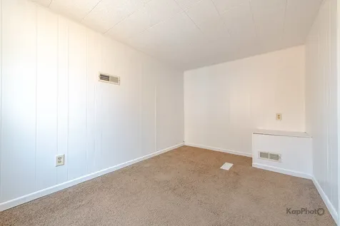 10933 South Avenue H Chicago IL 60617