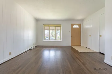 10933 South Avenue H Chicago IL 60617