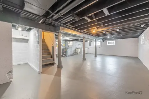 10933 South Avenue H Chicago IL 60617