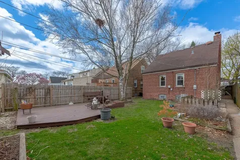 10933 South Avenue H Chicago IL 60617