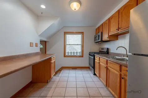 10933 South Avenue H Chicago IL 60617
