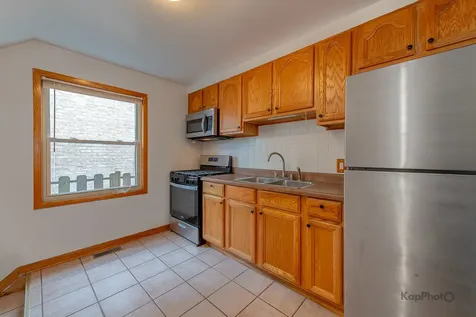 10933 South Avenue H Chicago IL 60617