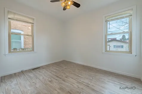 10933 South Avenue H Chicago IL 60617