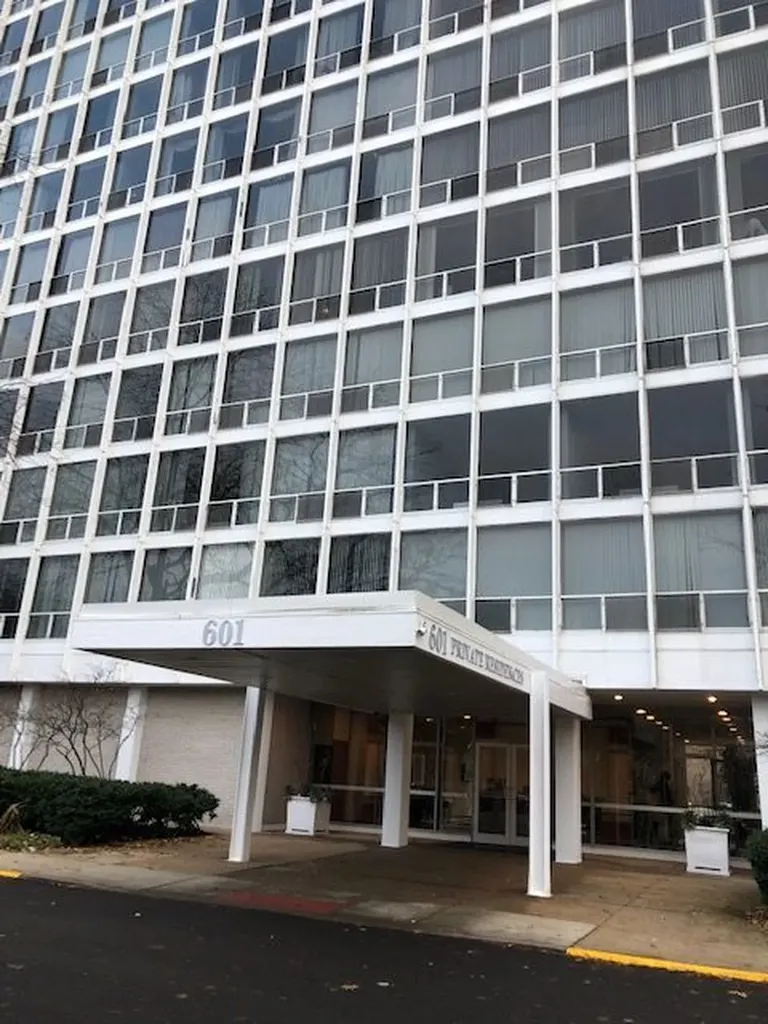 601 East 32nd Street Chicago IL 60616