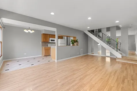 146 Inverrary Lane Deerfield IL 60015