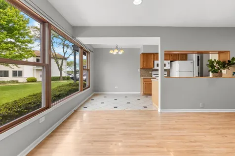 146 Inverrary Lane Deerfield IL 60015