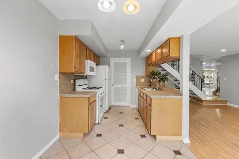 146 Inverrary Lane Deerfield IL 60015