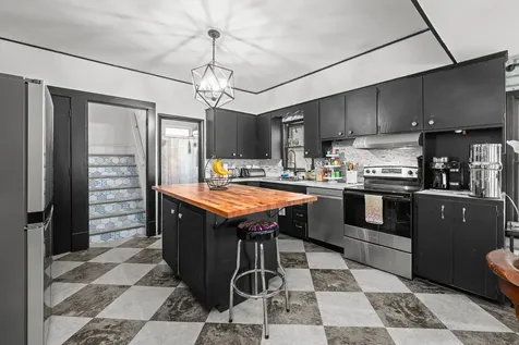 1004 13TH Avenue Moline IL 61265