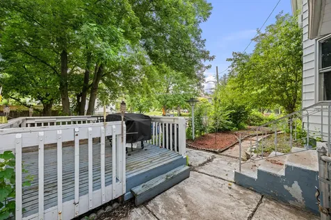 1004 13TH Avenue Moline IL 61265