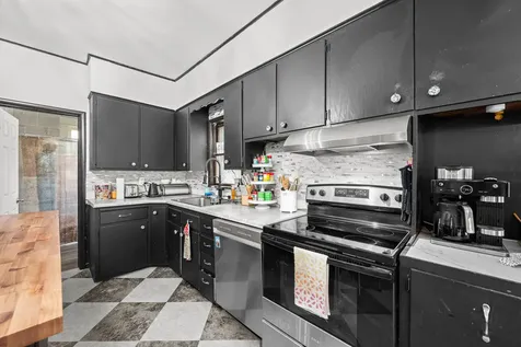 1004 13TH Avenue Moline IL 61265