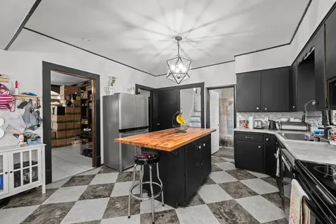 1004 13TH Avenue Moline IL 61265