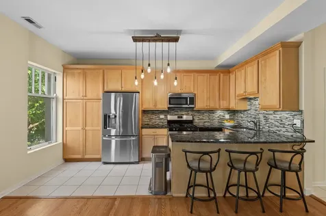 4536 North Sheridan Road Chicago IL 60640