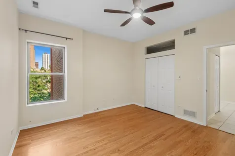 4536 North Sheridan Road Chicago IL 60640