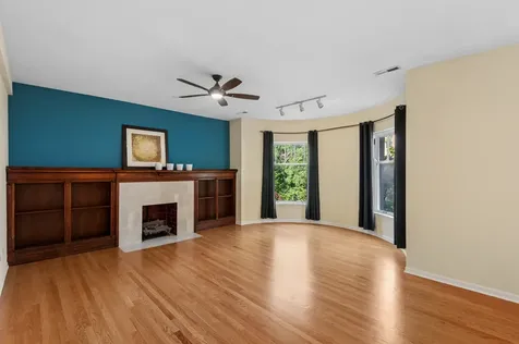 4536 North Sheridan Road Chicago IL 60640