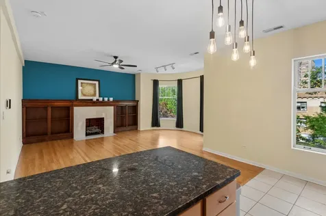 4536 North Sheridan Road Chicago IL 60640