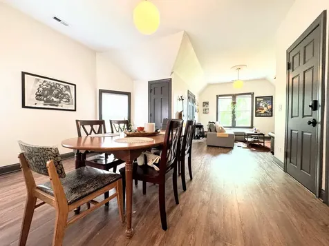 1040 West Roscoe Street Chicago IL 60657