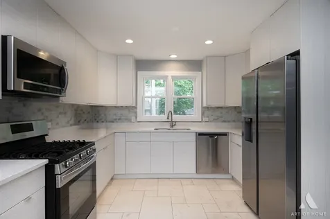 17903 Park Avenue Lansing IL 60438